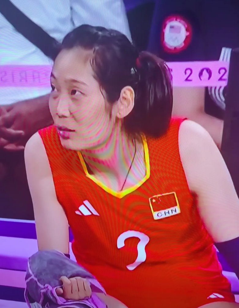 信不信由你，别看河南女排不是一支强队，正是因为有朱婷的加入，河南女排的关注度胜过
