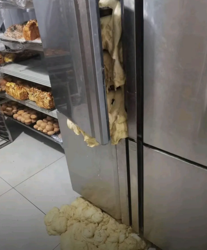 第一天应聘上班天塌了！还没开始就结束了，我跟老板说停电了他会不会相信？