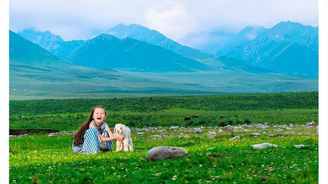 华为Pura 80带你走进天山与草原的动漫世界！这样的伊犁，见过吗？