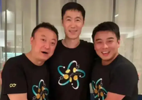 听说隼爷继续留任!!!
已是8月1日，迟迟未见国乒竞聘消息公布。
传闻教练员的竞
