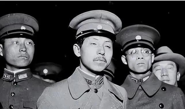 这天晚上，张作霖来到妻子卢寿萱的房间；他抱着卢寿萱撒娇道：“哎呀，今天好想你。”