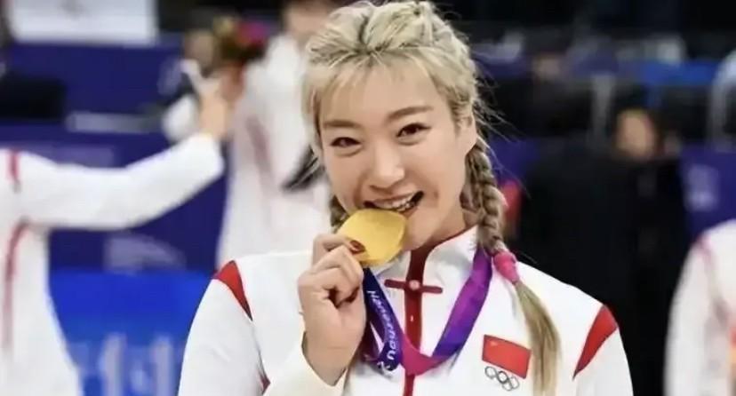 李梦落选竟要掀翻整个女篮饭碗？赞助商正排队撕合同！
宫鲁鸣这次捅的篓子，真可能让
