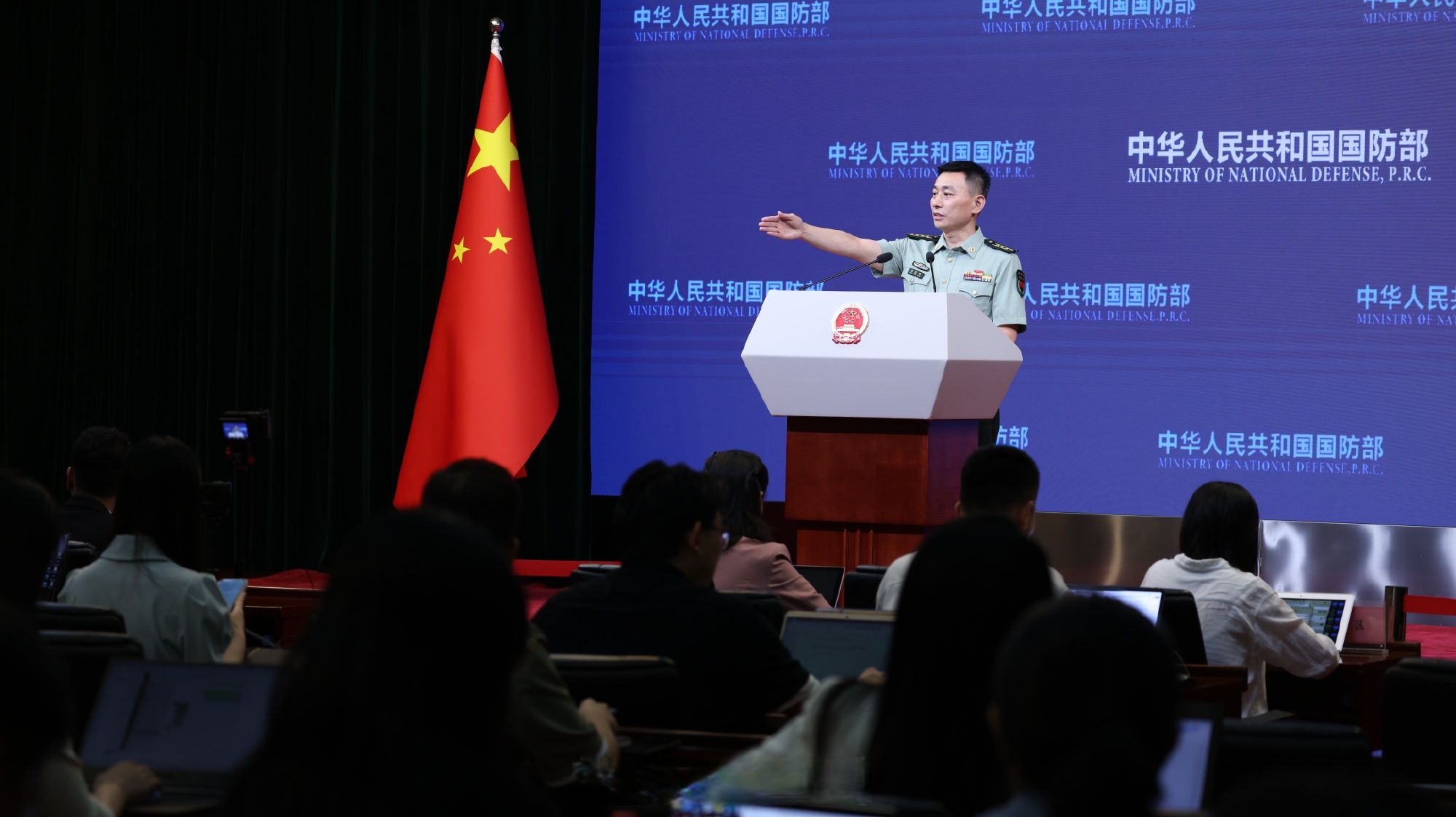 东京大手町的防务省大楼突然扔出震撼弹，日本正秘密研发射程3000公里的新型弹道导