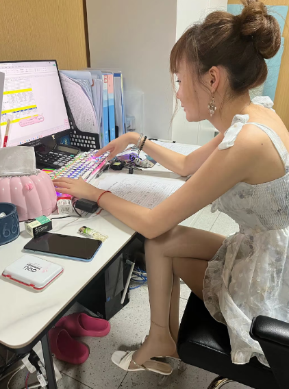 新来的财务，不知道工作能力怎么样！