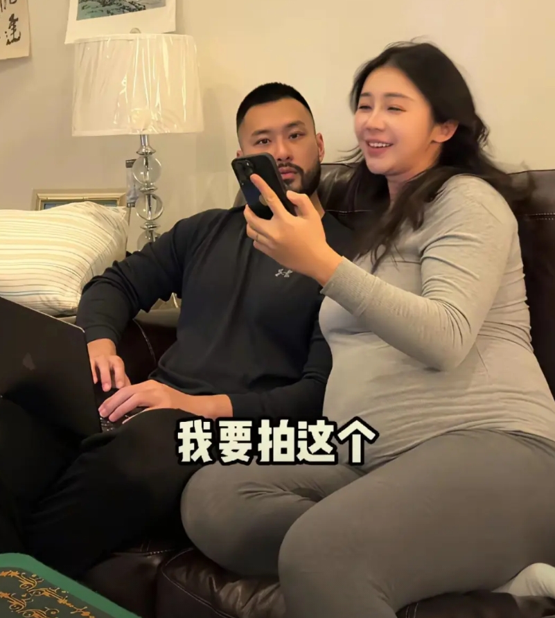 身高1米78的央视主持人张曼源，怀孕之后。感觉比她老公还高还壮。这男的听说是因为