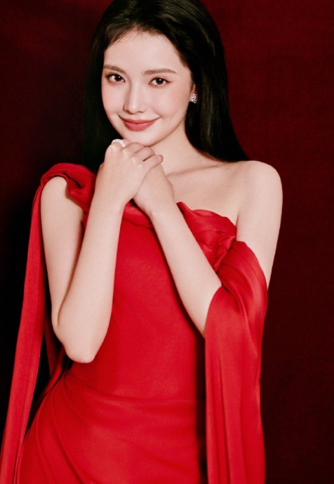 加奈那的红裙，这感觉还是很可以的吧，喜欢！