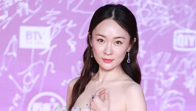 霍思燕牵线促成两家人同游 李小璐贾乃亮离婚后默契护女