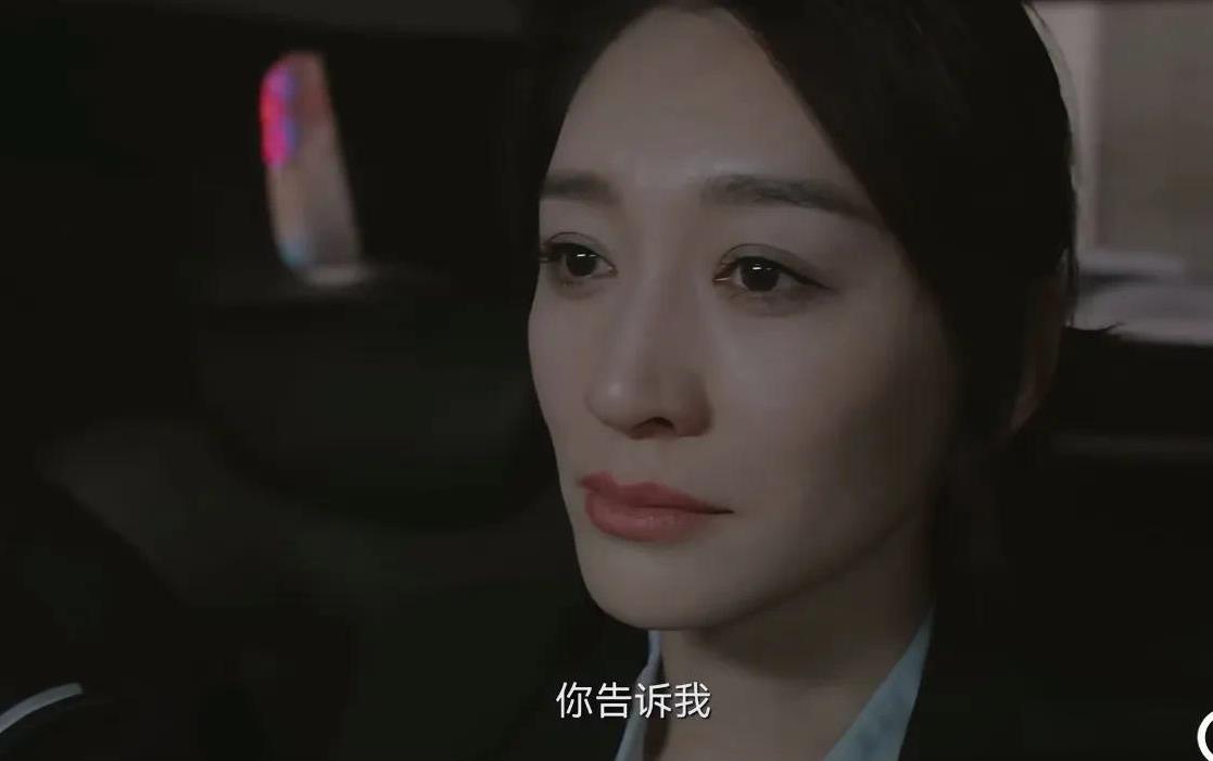 还真别说周雪漫被带走的这一段，
李小冉的演技绝了，
有一种大仇得报后的痛快感。