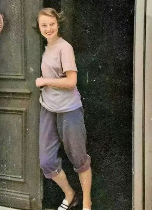 奥黛丽赫本没化妆时居然长这样？好莱坞的妆造技术太牛了 ​​​