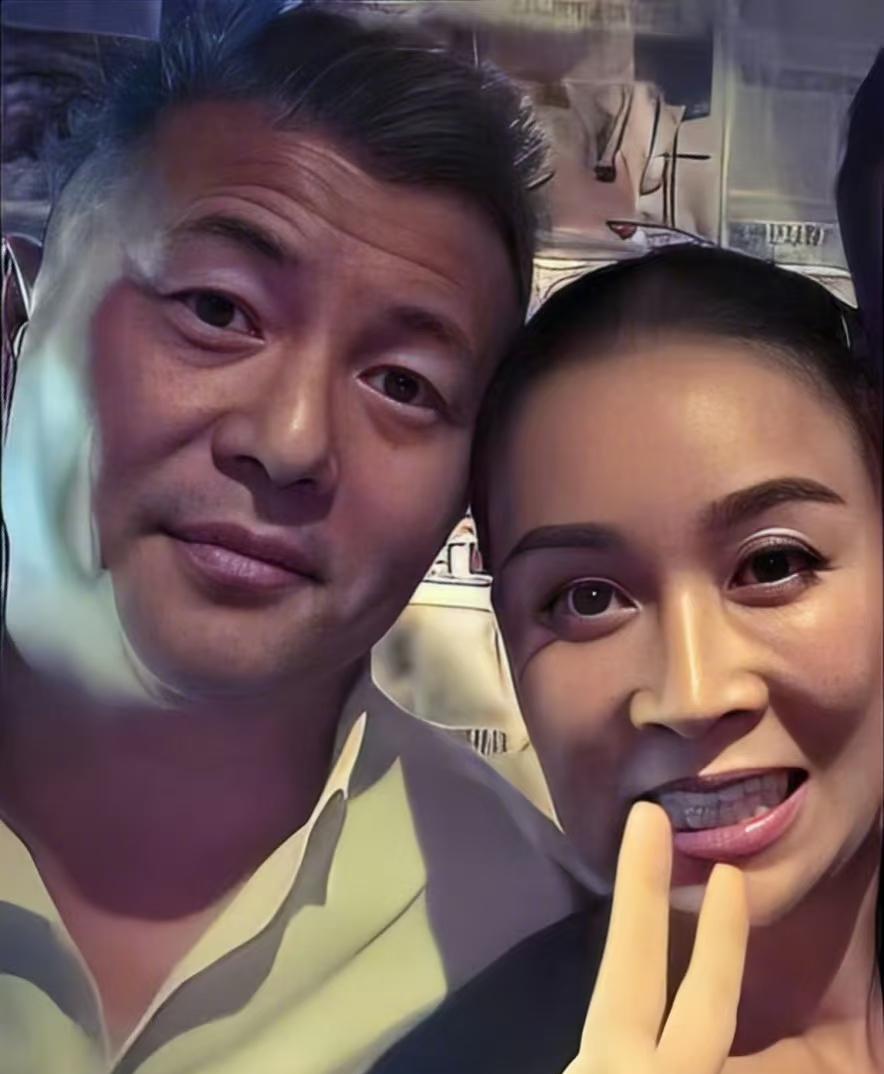 那英前脚在《花儿与少年》节目里说在“荒岛生存”环节毫不犹豫选择“带老公”，并多次