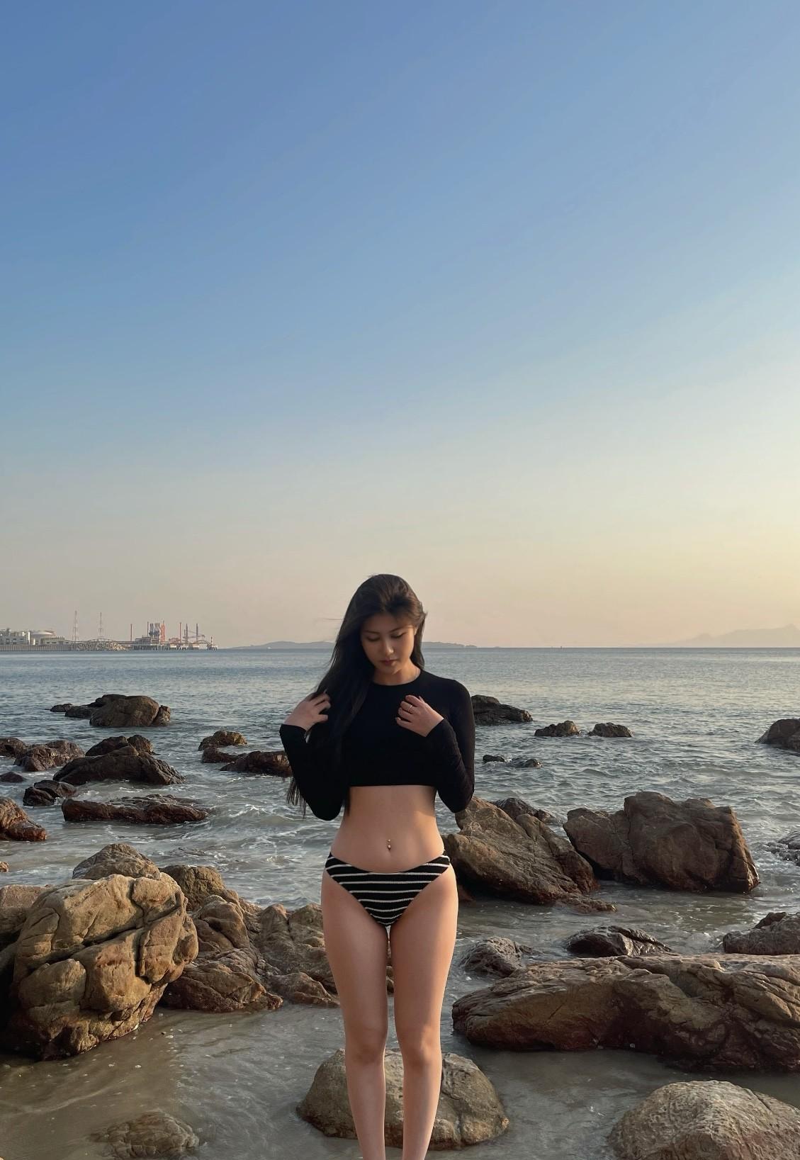 海边拍照正常穿搭
#海边女神穿搭# #海边度假穿搭#