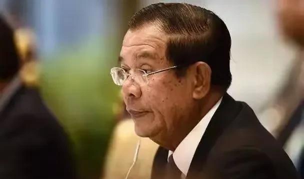 洪森总归是要为自己的行为承担后果的。
就“录音门”事件而言，泰国前总理佩通坦打电