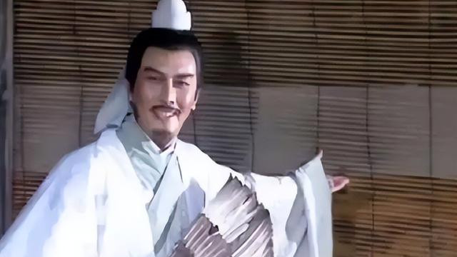 他们不论顶着一头利落的短发还是飘逸的长发，都能扛得住镜头，这才是真正的颜值扛把子
