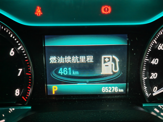 自己动手换空滤
自己动手换空滤，又省了一笔巨款，顺便看了一下节气门也还好，快七万