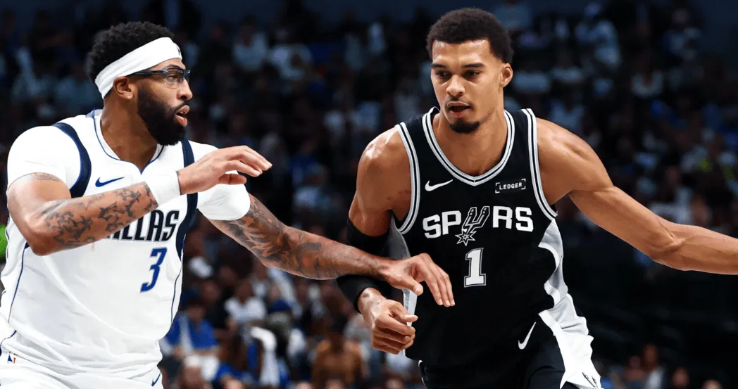NBA常规赛，独行侠主场92-125不敌马刺。
赛后，独行侠前锋安东尼-戴维斯接