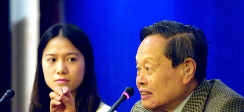 翁帆：18年如一日照顾杨振宁，她的付出值得吗？

杨振宁与翁帆的婚姻生活充满