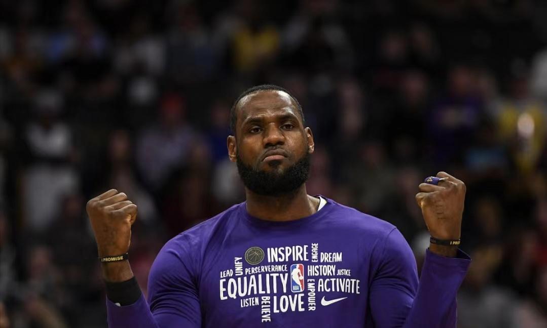 ESPN把今夏自由球员分为5档：詹姆斯第一档！
——第1档
勒布朗·詹姆斯、詹姆