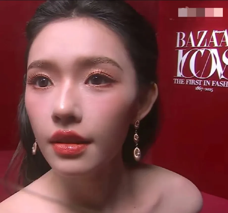 芭莎年度派对的策划真是个人才，想出这种高清怼脸“镜头签”！真是好“歹毒”的镜头！