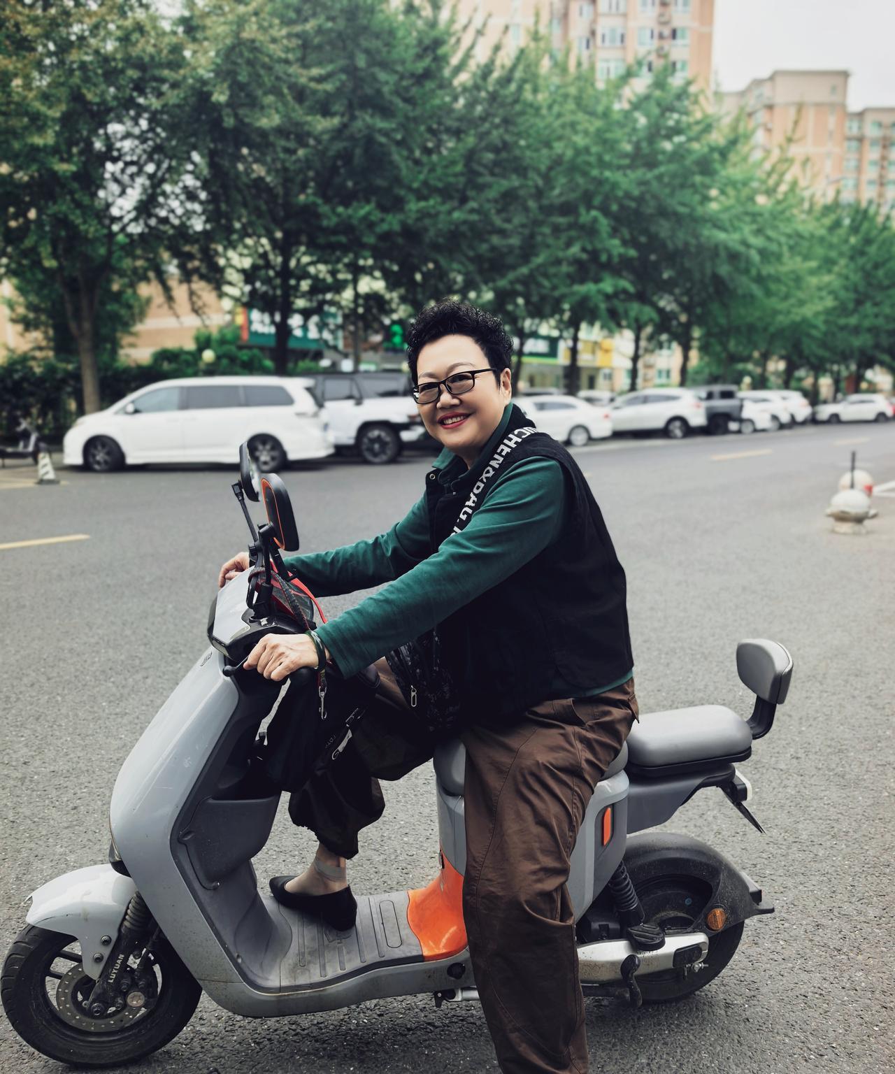 我的窗户需要换掉吗？
几天前，我和几个朋友一起聚餐，一个朋友说：她家在装修，已经