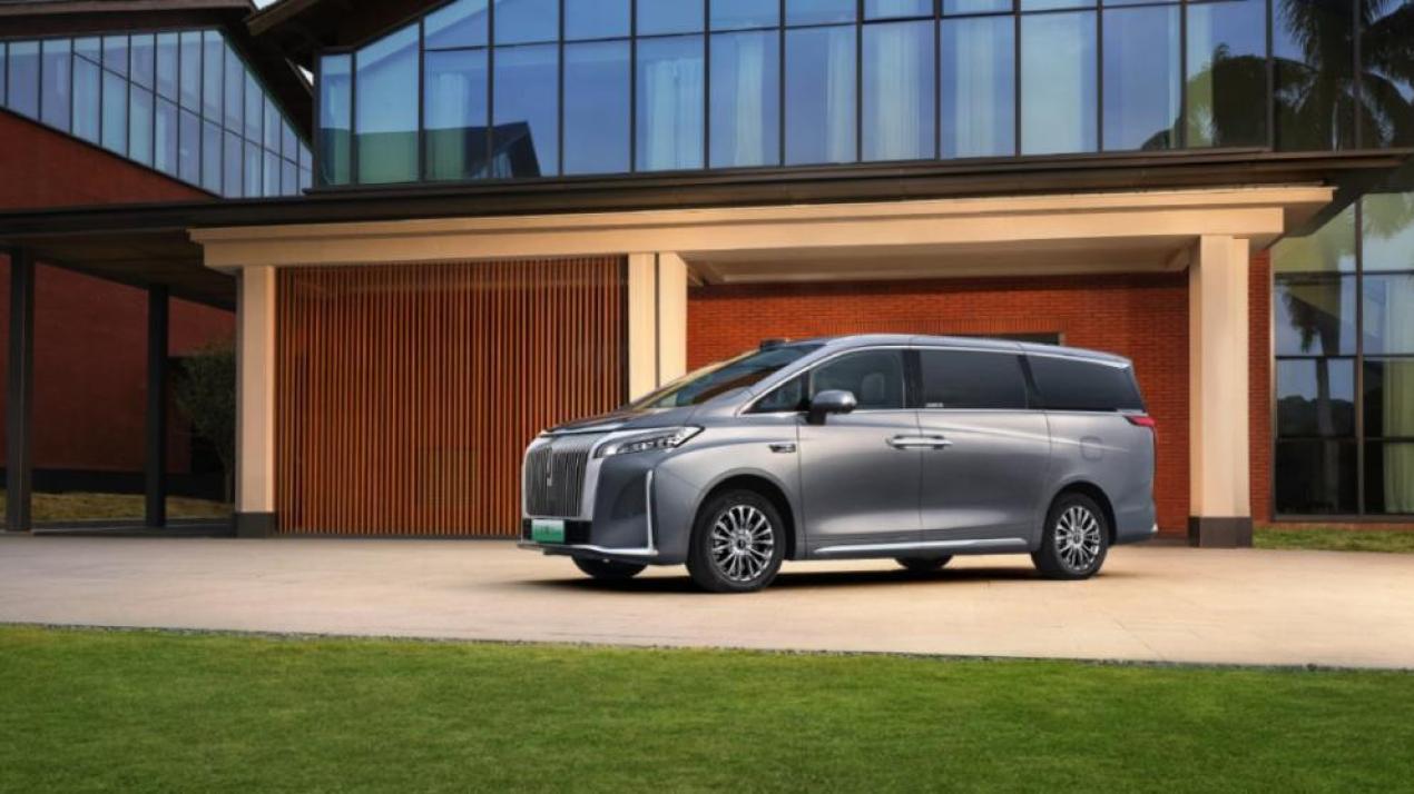 晚高峰新闻：魏牌全新高山正式亮相；玛莎拉蒂推出入门级GranCabrio；奔驰确认将推出“小G”