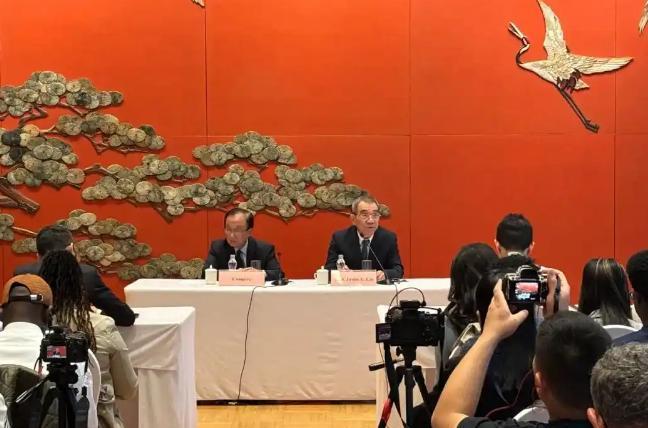 [微风]林毅夫在今年4月时曾发出警告！如果中美不再进行贸易，那么作为一个拥有全球