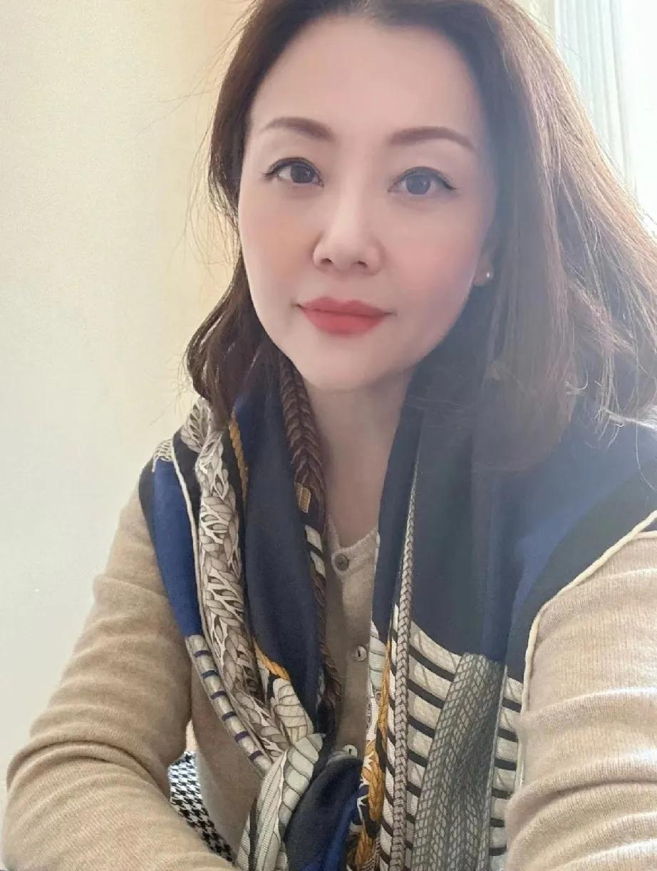 高考出分后，家庭群已经沉寂一整天了
女儿姑姑家的孩子今年高考，挺优秀的孩子，之前