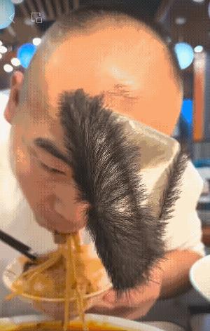 以为是毛肚到头上去了也！[耶]