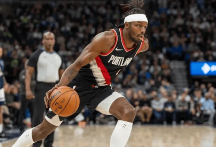 NBA常规赛，开拓者今日主场迎战太阳。
赛前，开拓者官方宣布，球队前锋杰拉米-格