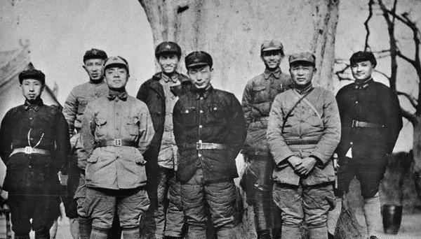 红军十大军团军团长授的什么军衔
朱德，红一军团军团长，1886年出生在四川仪陇一