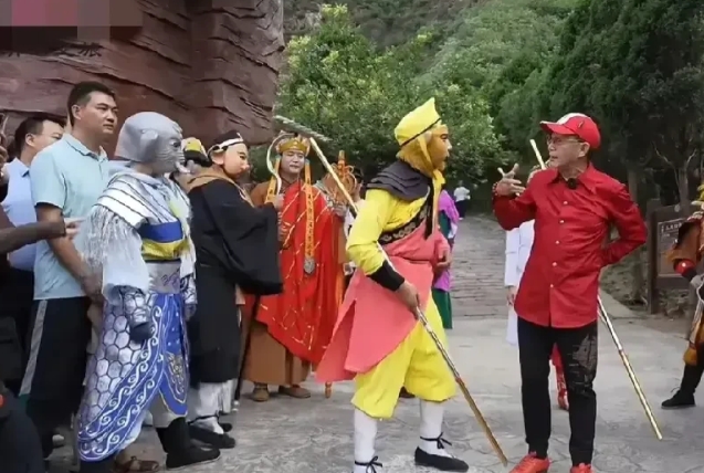 中国最喜欢猴子的男人，不接受反驳。[赞][赞][赞]