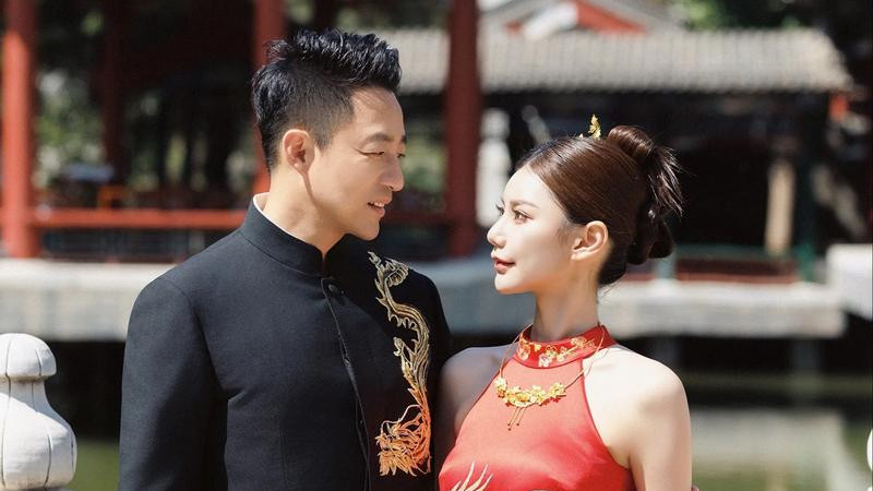 马筱梅大年初七顺遂产子，张兰含饴弄孙彻夜温存，汪小菲全程陪产情难自禁