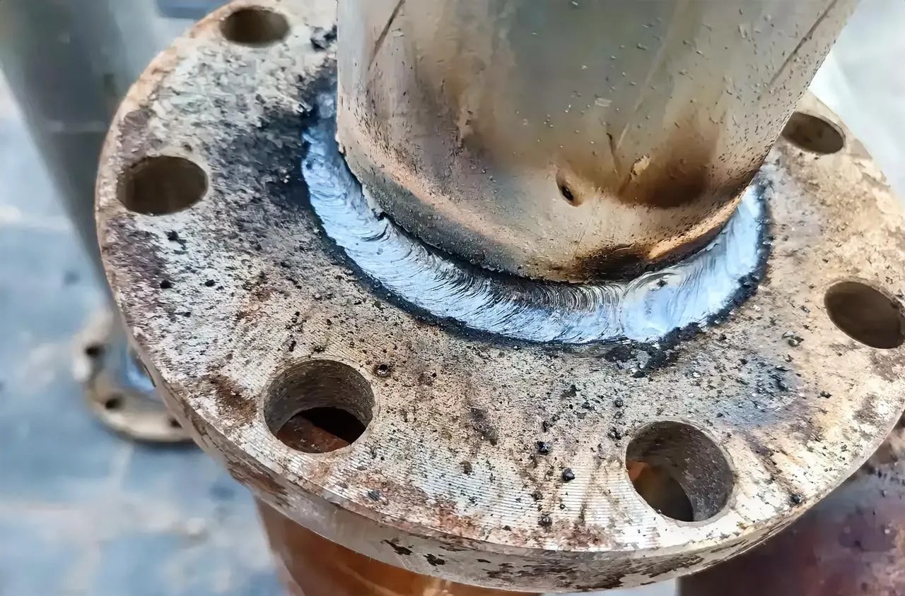 新招了个电焊工，这种技术该给多少工资合适呢？