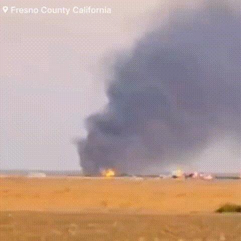 突发！一架美军F-35C坠毁，1.2亿美元，就这么没了
据多家美国媒体报道，当地