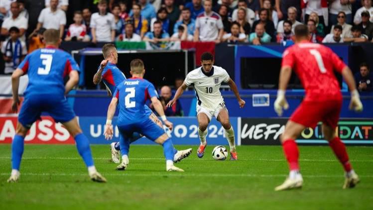 凌晨3: 45！德国VS斯洛伐克，"战车"碾压局还是"黑马"爆冷？这分敢不敢押？