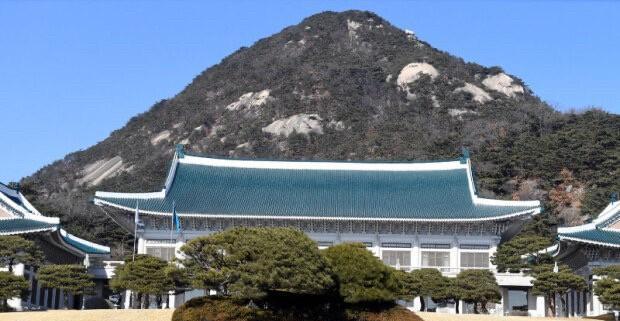 韩国青瓦台将改造的如同白宫西翼一样，总统办公室和秘书室采用“水平型沟通”结构。