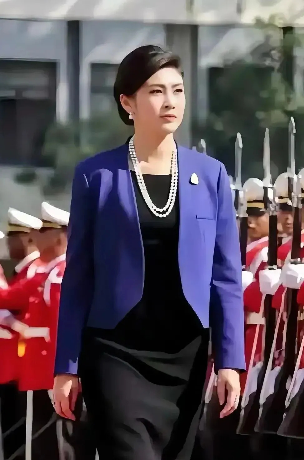 英拉咋了，为啥回不了家？











---











哎