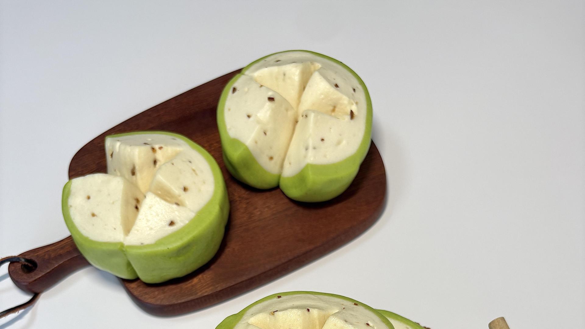 零色素！菠菜山药开花馒头: 绿色外衣+红枣夹心，颜值爆表又暄软！