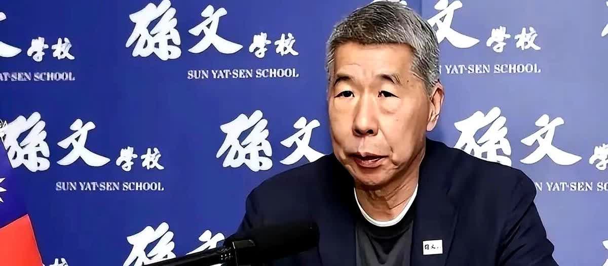 一屋子的大佬，鸦雀无声。
我就看着奇怪，怎么到了这份上，一句敞亮话、一句真心话