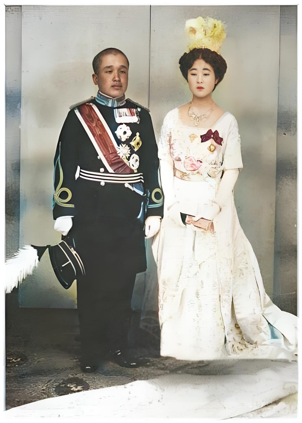 这是朝鲜“末代皇太子”李垠与梨本宫方子的结婚照片 ​​​