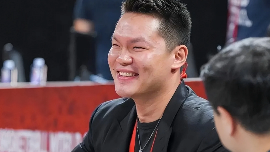 朱芳雨和徐杰组合击败张庆鹏和赵睿组合夺得CBA全明星名宿三分赛冠军，CBA全明星