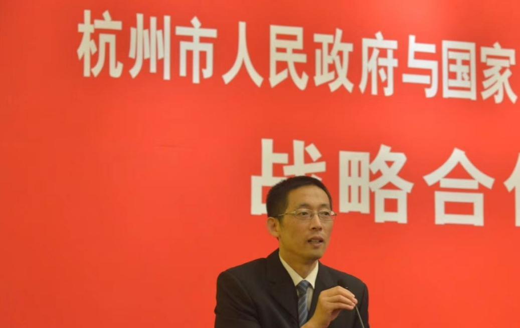 施一公砸200亿建西湖大学，放话5年超过清华，7年过去却成了这样。作为顶尖学者施