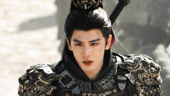 含胸驼背就别嚯嚯古装剧，这5位男星告诉你，什么叫仪态端庄