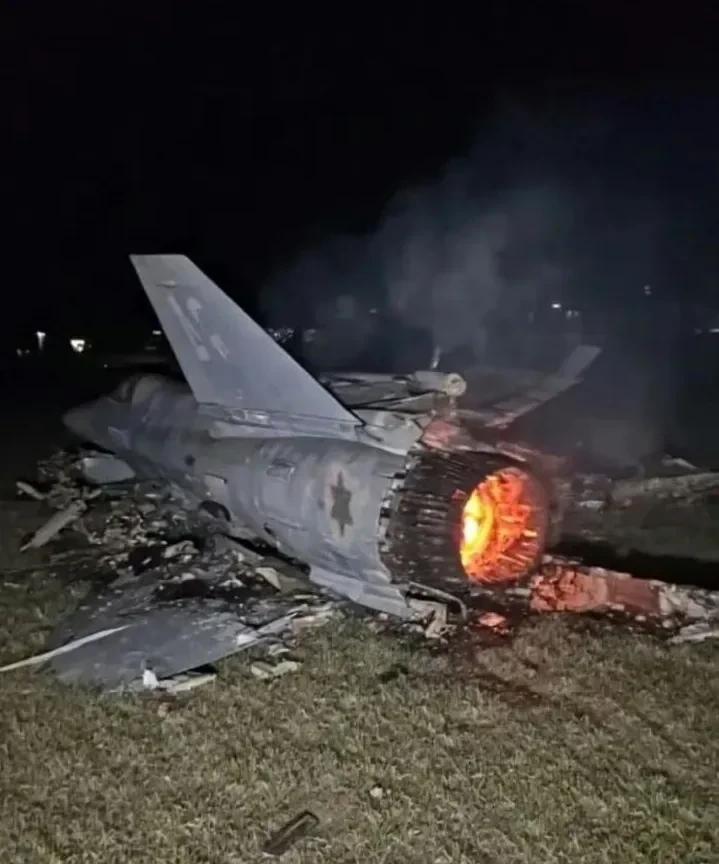 伊朗公布被他们打下来的以色列的F35的残骸。6月14日，伊朗在媒体公布一架坠毁在