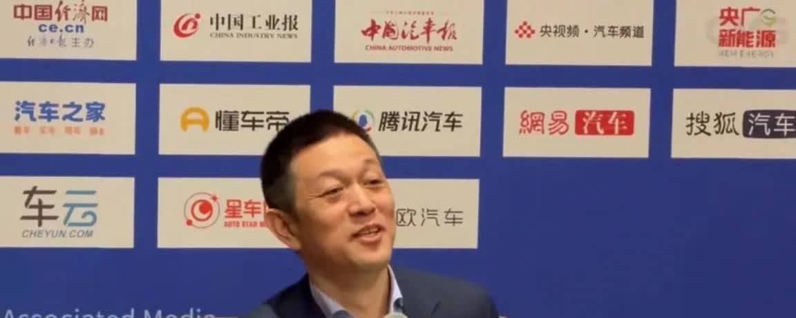 李斌：蔚来最大的“学费”就是换电站布局太晚了，低估了换电站对用户买车的作用。
