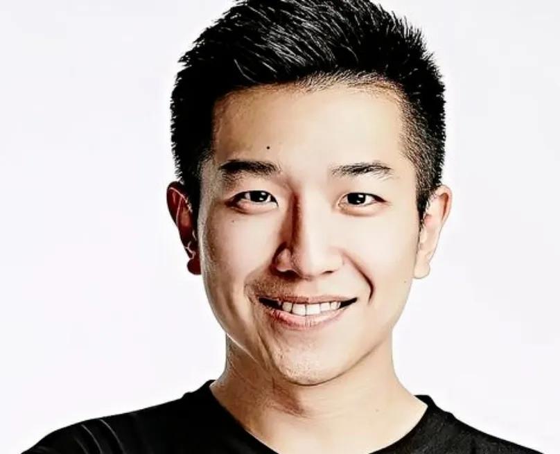 导演申奥作品连爆的原因主要有以下几点：
能精准把握时代脉搏，让作品与当下社会热点