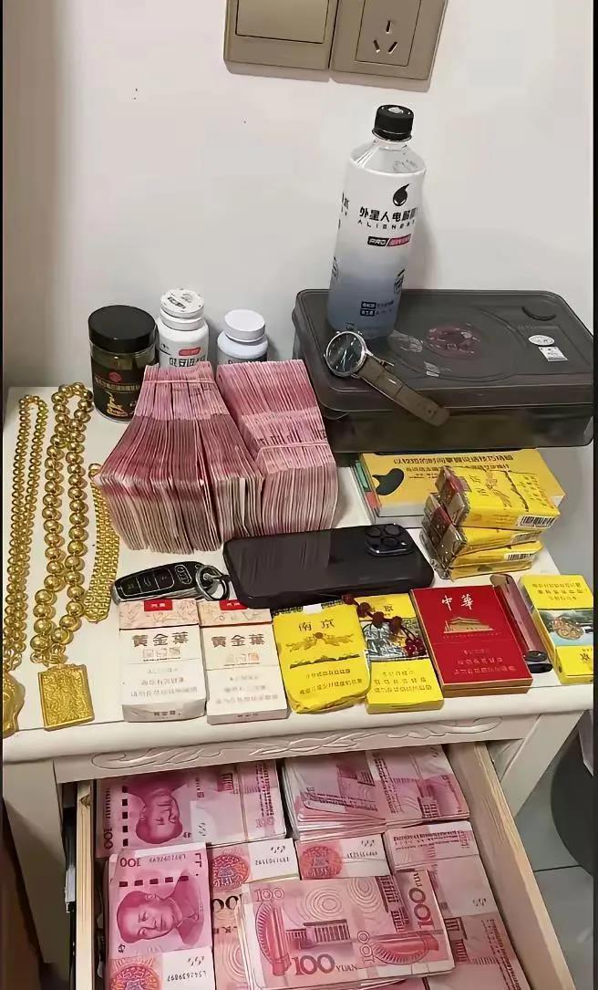 老公拿出他的全部家当，说要和我分家产