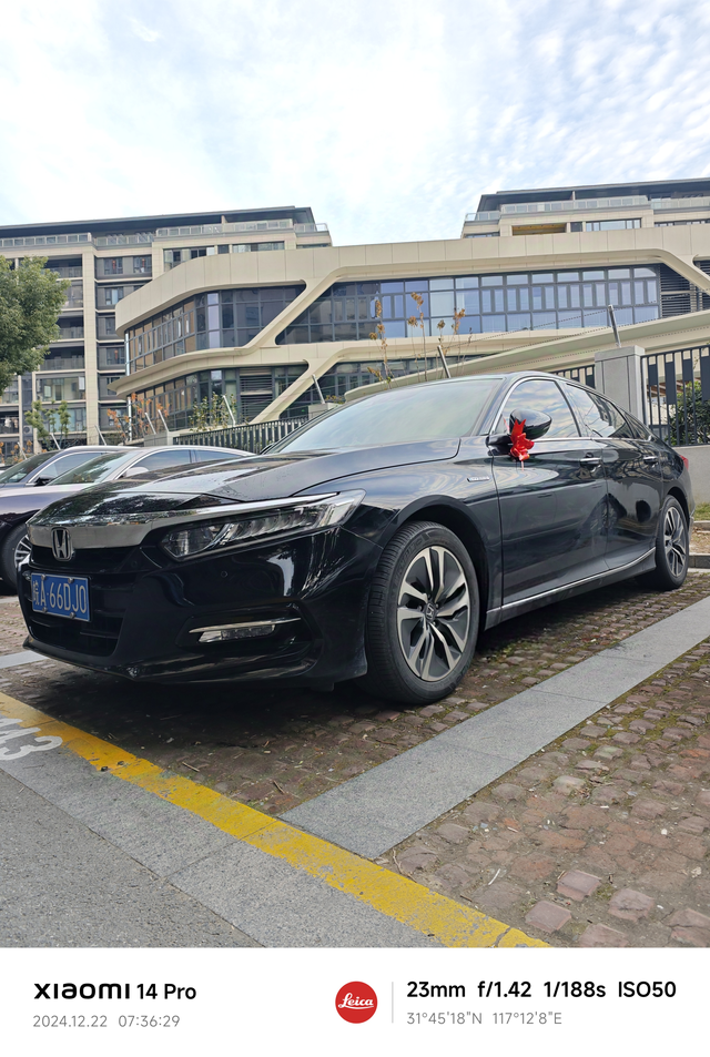 21年雅阁混动方向盘卡
18款混动雅阁在快速路上行驶快一点，再转动方向盘就会感觉