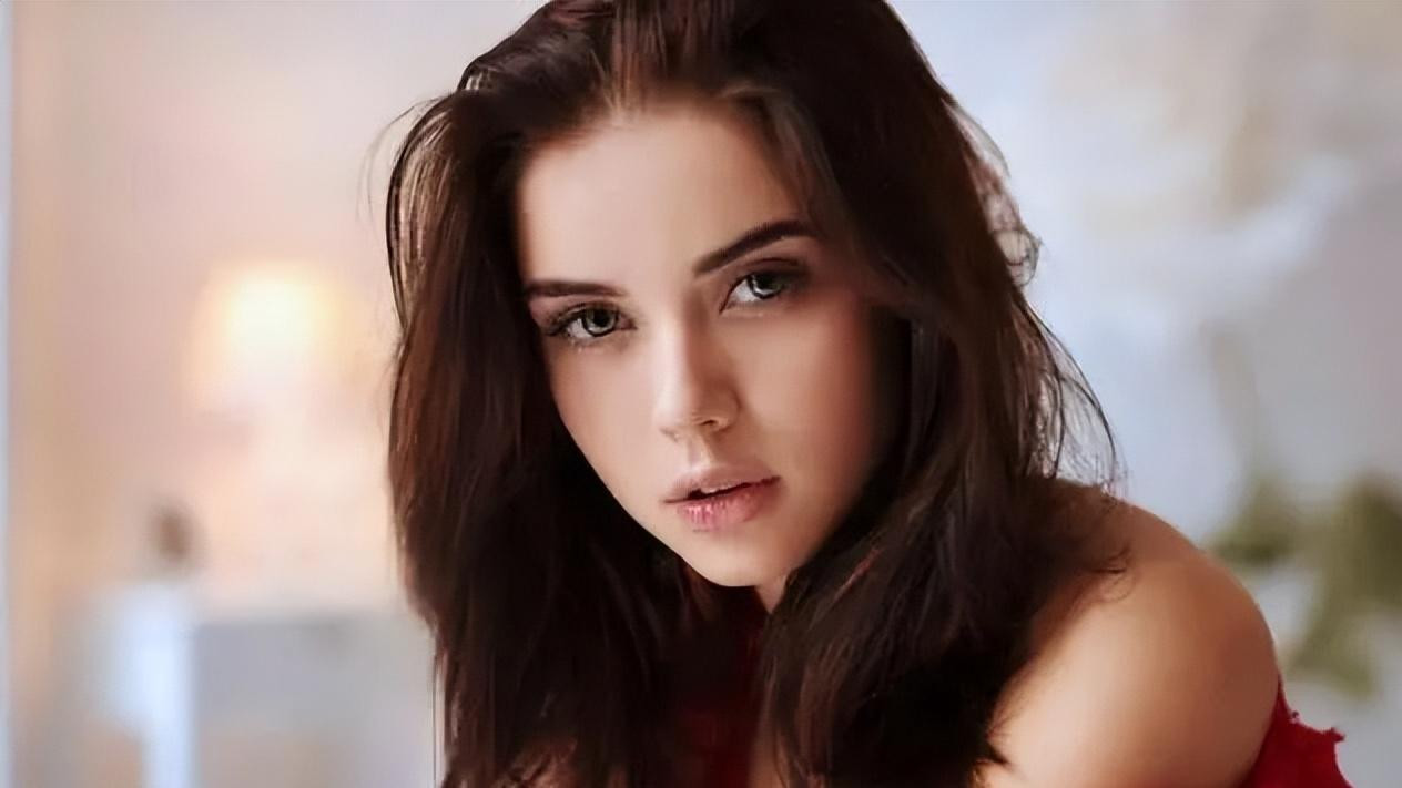 中国小伙俄罗斯创业成功，准岳父却提出要将两个女儿都嫁给他？