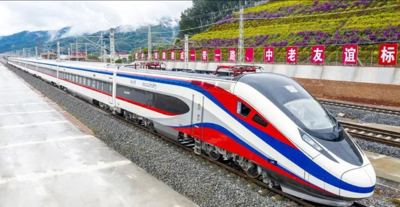 老挝真是下了血本，为了建中老铁路几乎把国库搬空了。中国见他们这么主动，哪能不给面