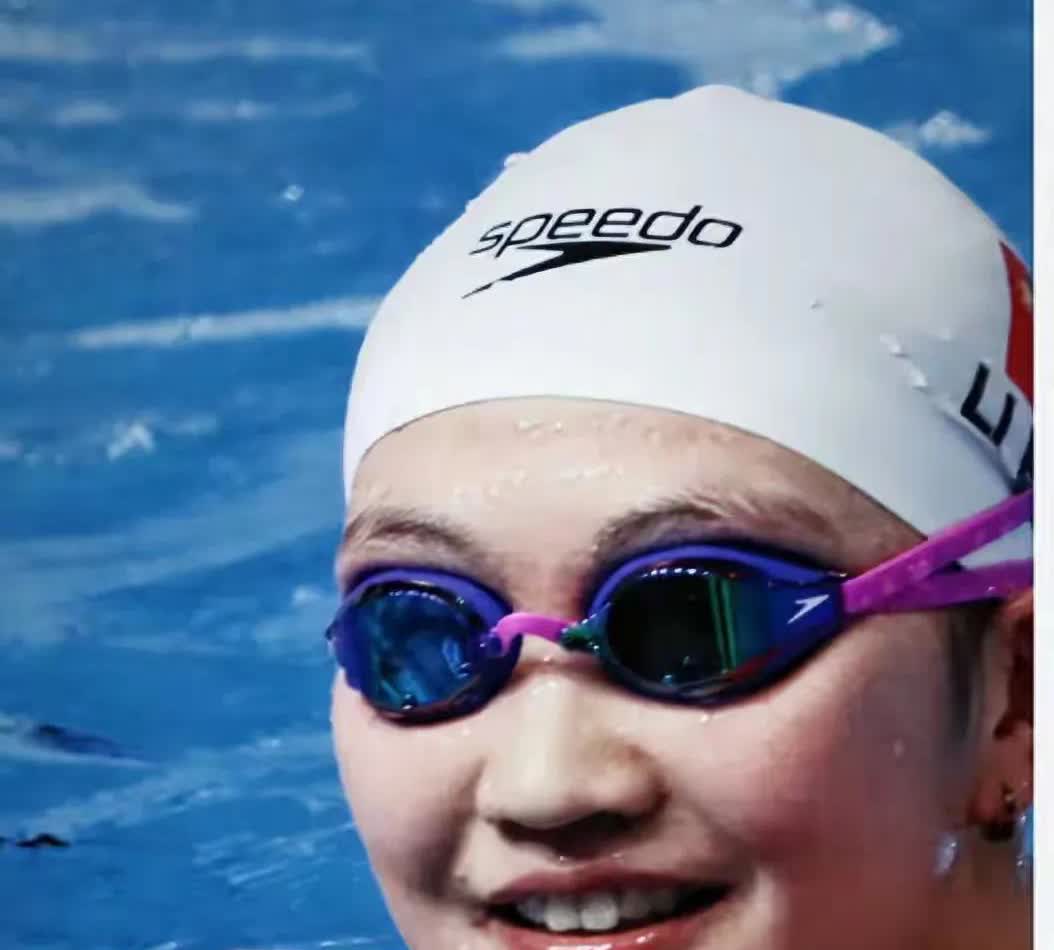 今天中国泳池趣事分享
唐钱婷100米蛙泳领先95米，最后5米黑暗时刻到来。被双